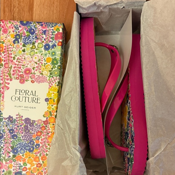 Kurt Geiger Floral Couture Pink Flip Flops - Picture 4 of 5